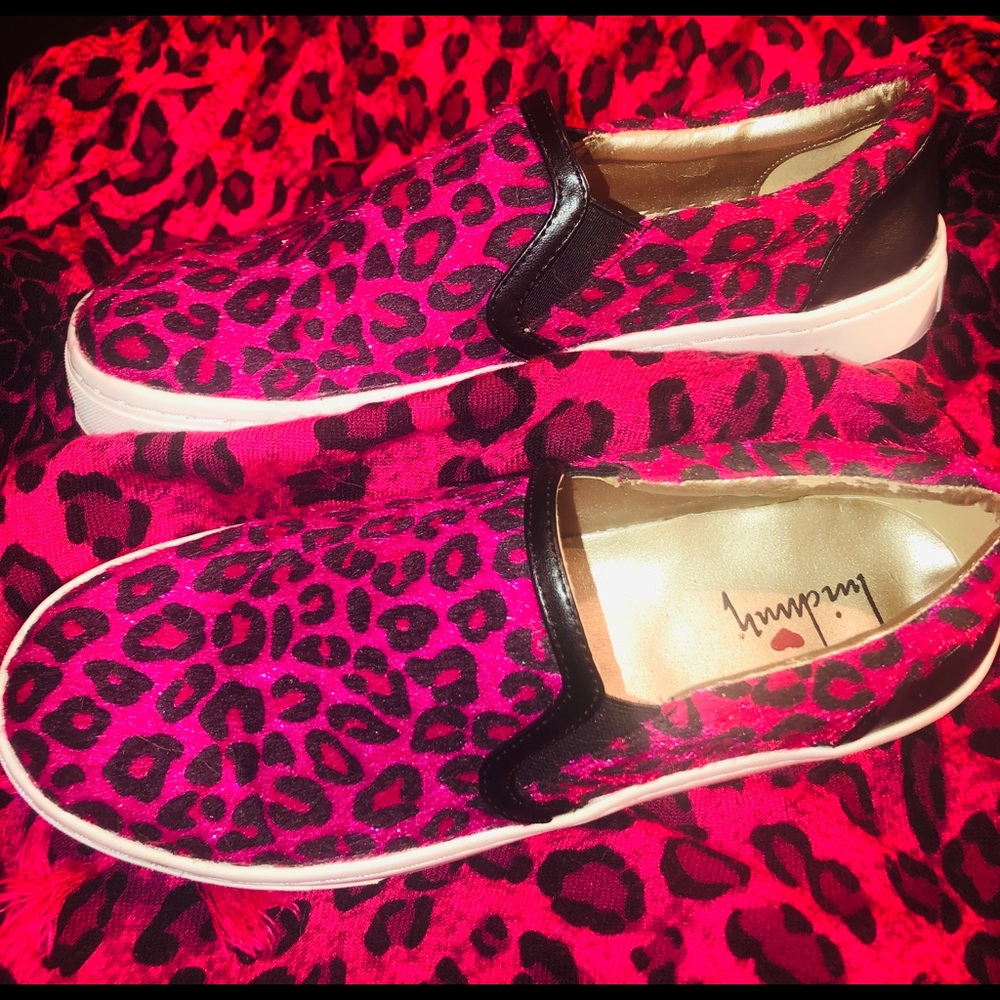 PINK & BLACK PATTERNED SHOE